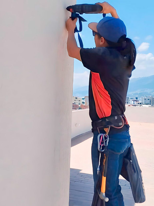 world-services-trabajos-en-altura-anclaje-seguridad6