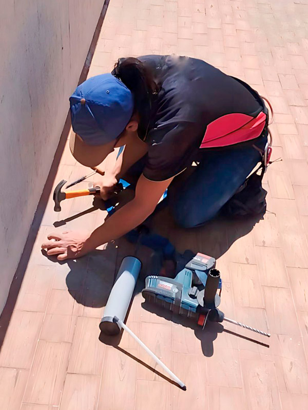 world-services-trabajos-en-altura-anclaje-seguridad7