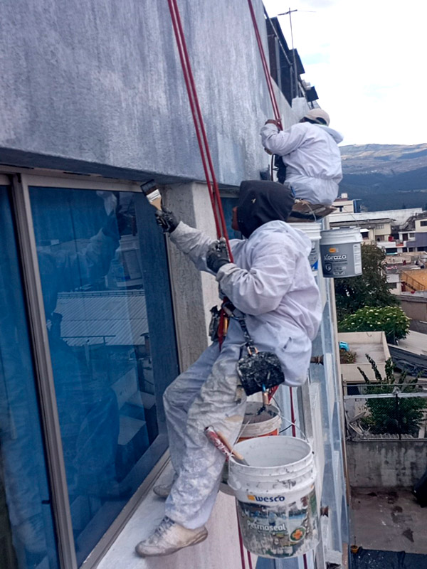 world-services-trabajos-en-altura-pintura-edificios1